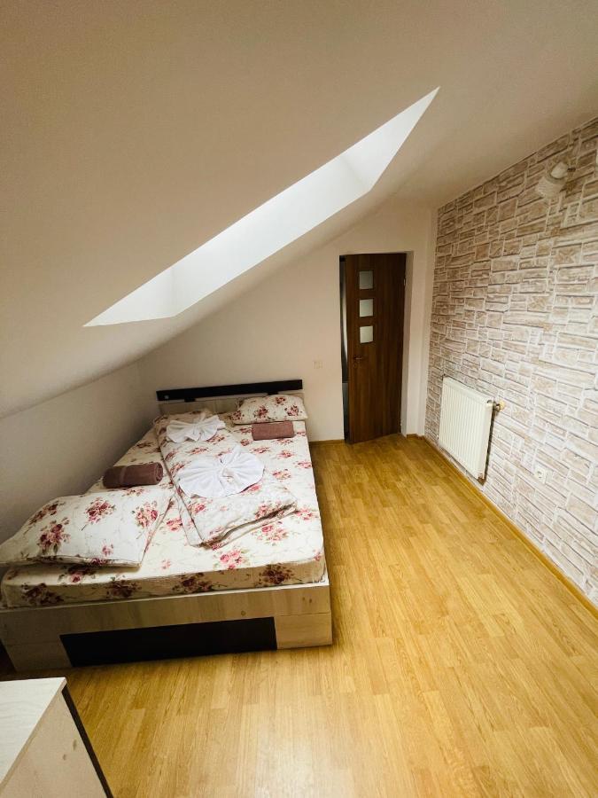 Casa Cu Balcon Apartment Brasov Exterior photo