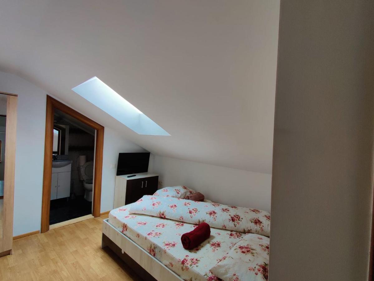 Casa Cu Balcon Apartment Brasov Exterior photo